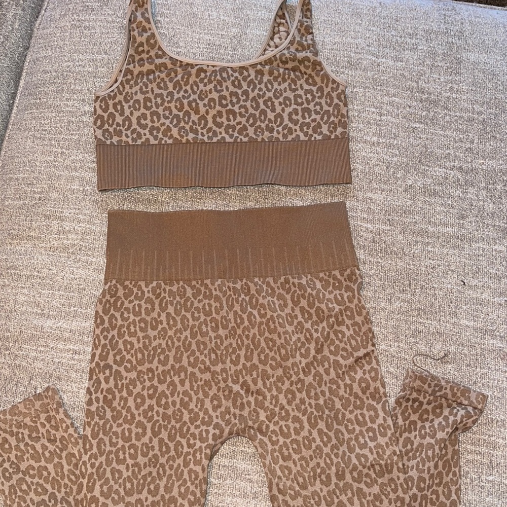 matching cheetah leggings and sports bra